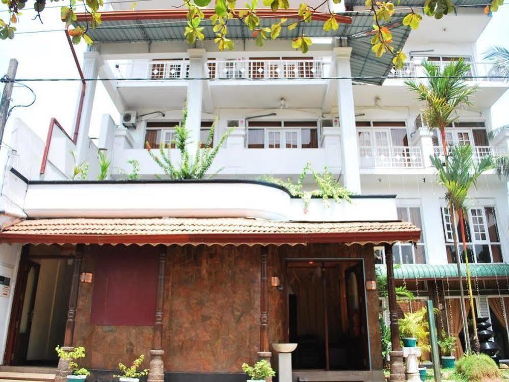 Hotel Nathaliya Katunayaka Exteriér fotografie